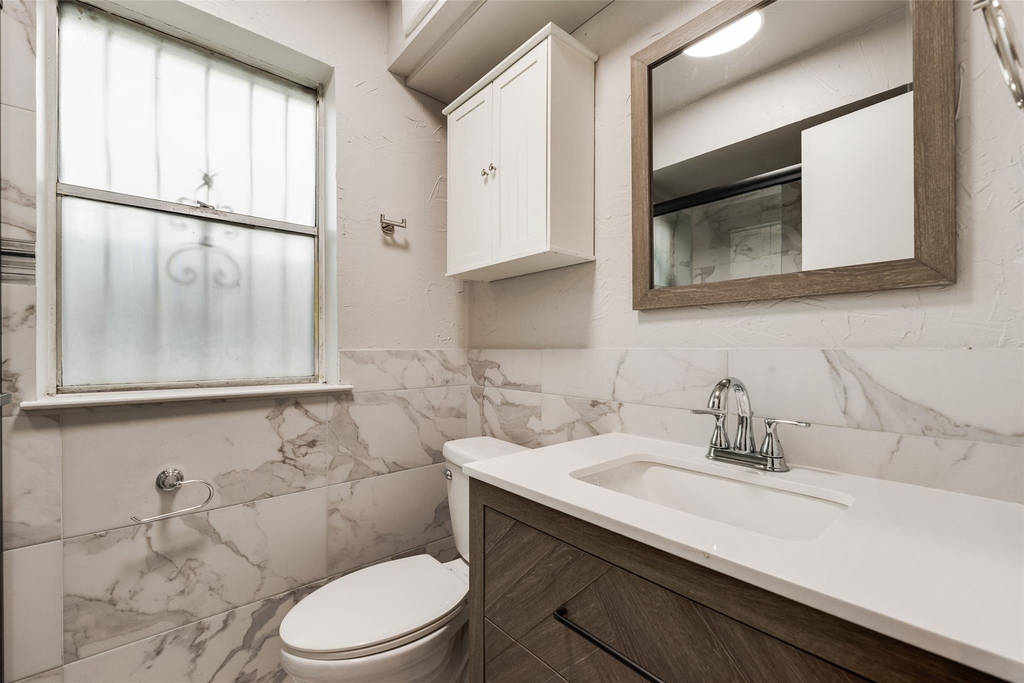 9829 Grove Oaks Valley - Photo 7