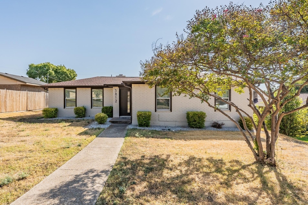 5812 Regatta Circle - Photo 1