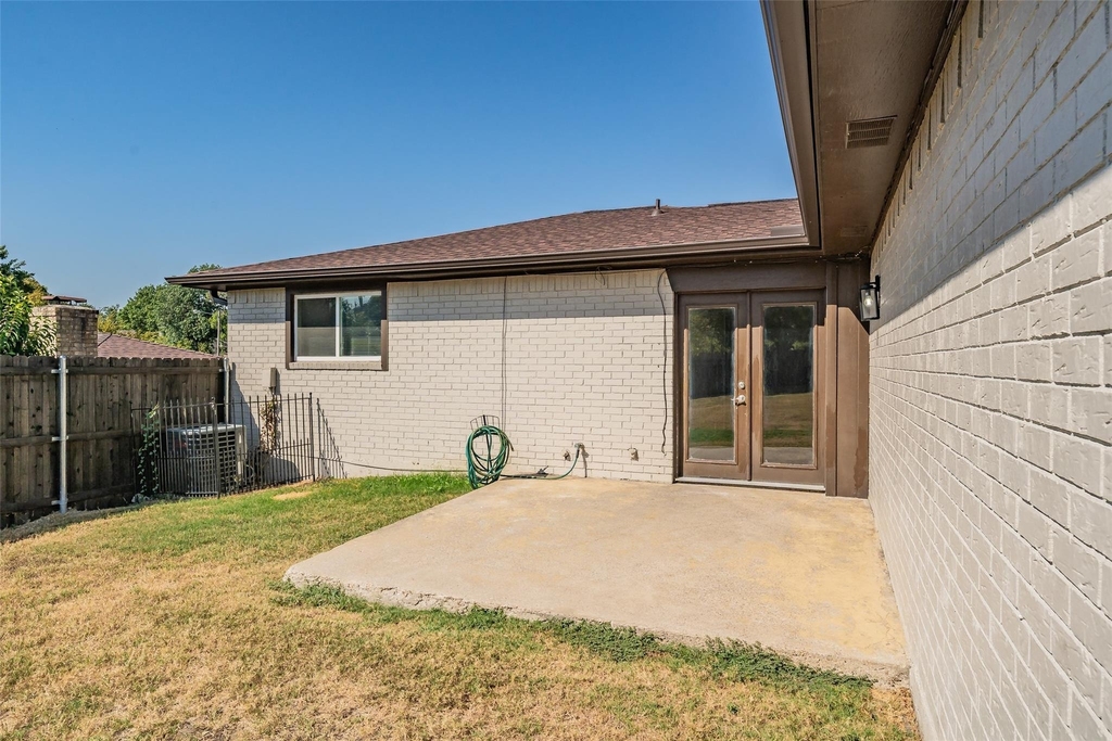 5812 Regatta Circle - Photo 5