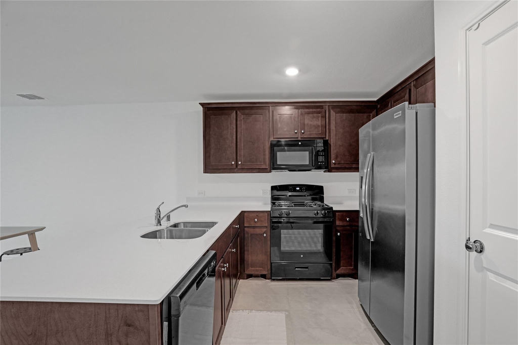 14048 Earlham Street - Photo 2