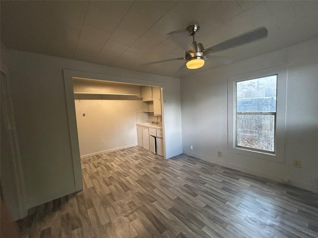 218 8th Street - Photo 8