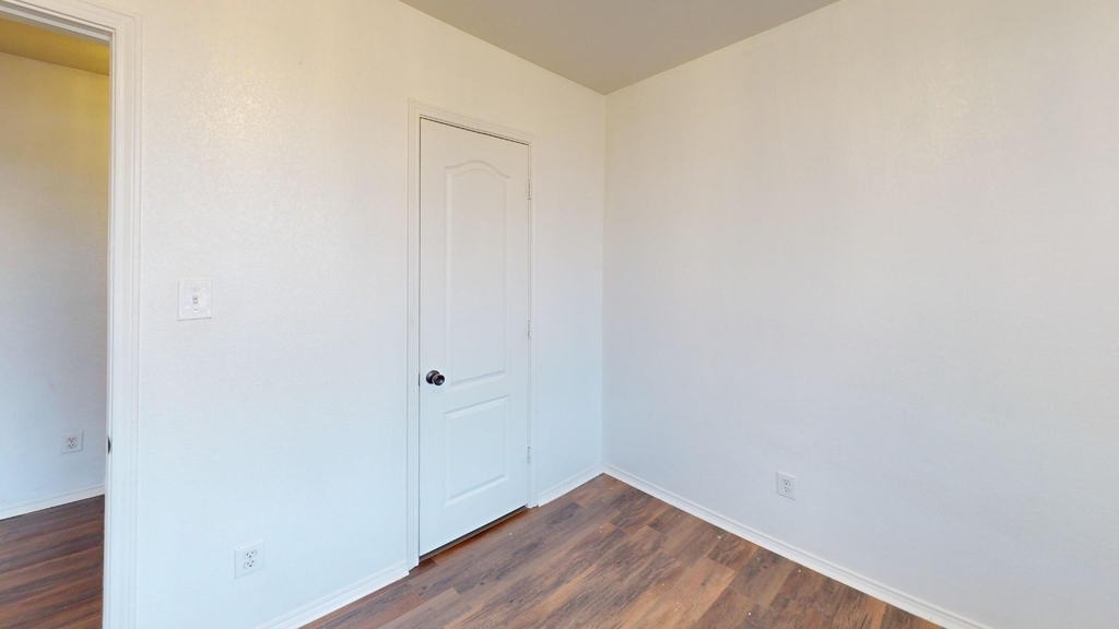 1815 Shanna Drive - Photo 11