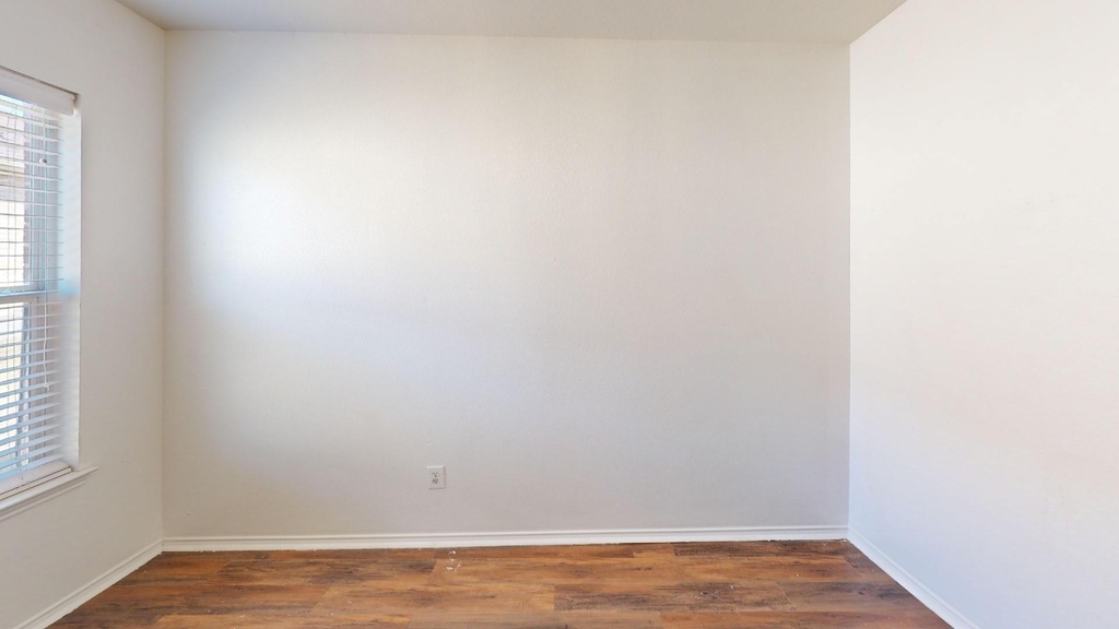 1815 Shanna Drive - Photo 15