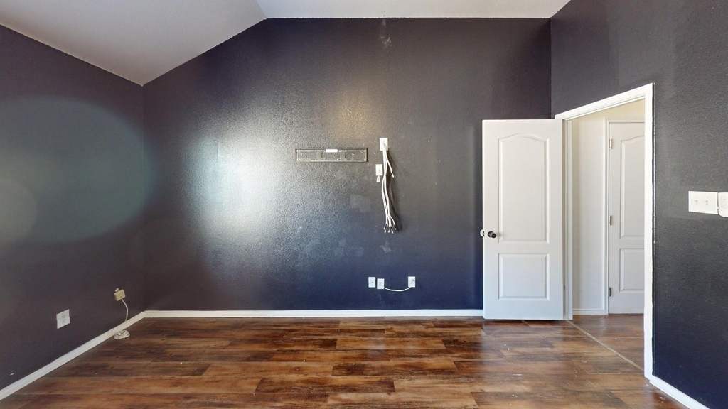 1815 Shanna Drive - Photo 13