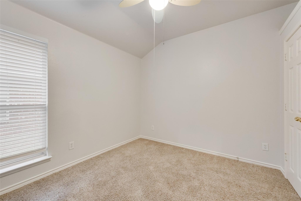 2760 Beacon Hill Drive - Photo 24