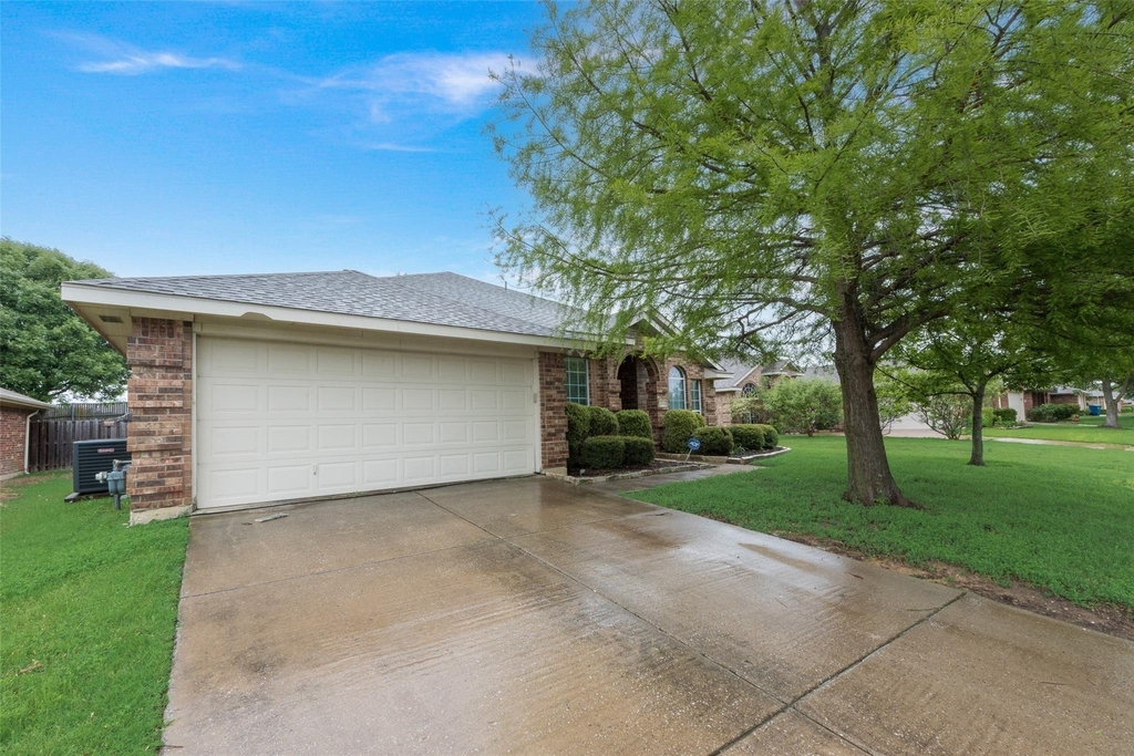 2760 Beacon Hill Drive - Photo 1