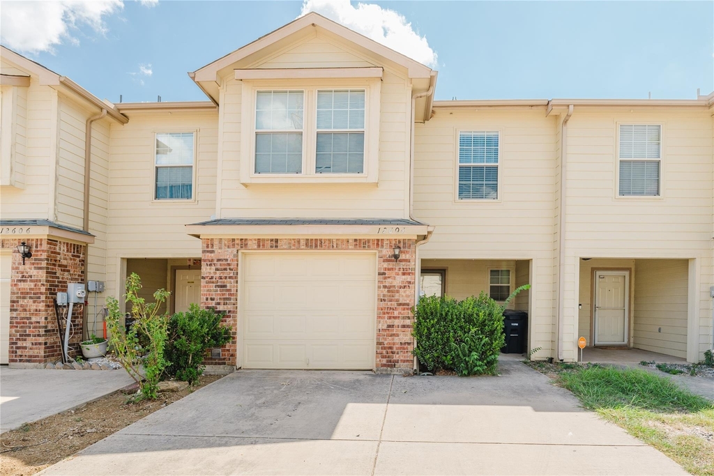 12604 Bay Avenue - Photo 1