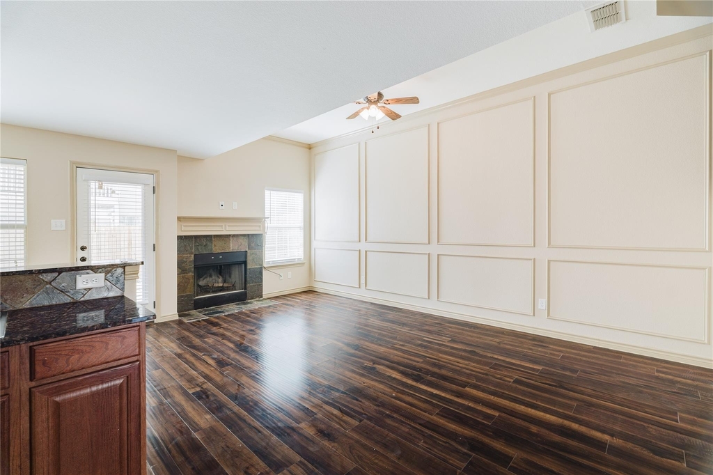 12604 Bay Avenue - Photo 6