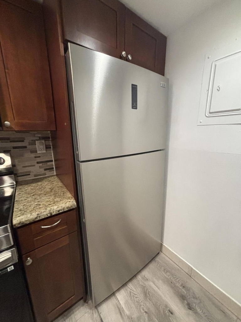 220 Lakeview Drive - Photo 12