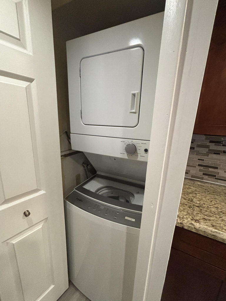 220 Lakeview Drive - Photo 7