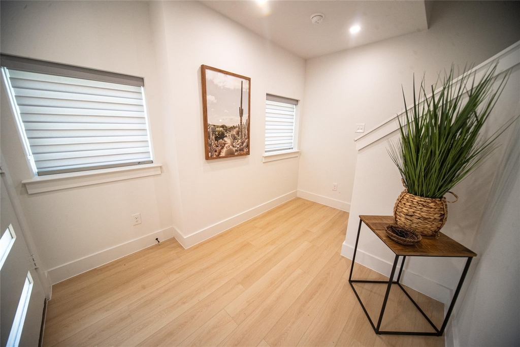 2804 Weisenberger Street - Photo 4