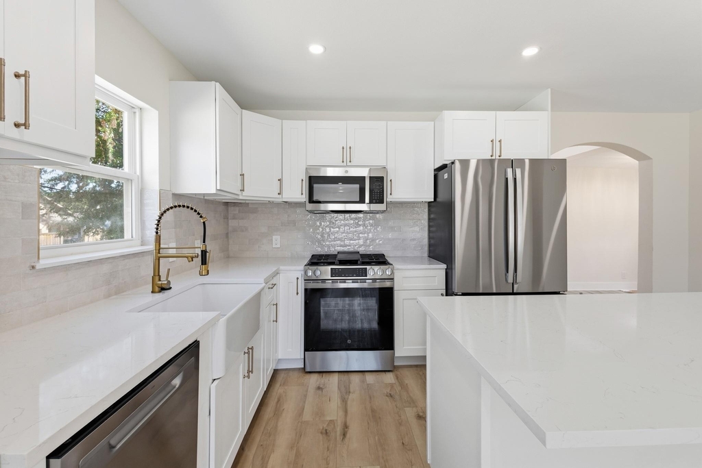 621 Truman Street - Photo 9