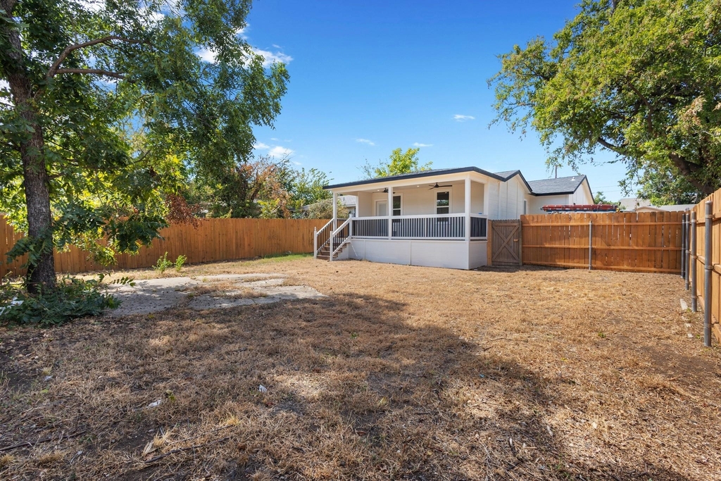 621 Truman Street - Photo 23