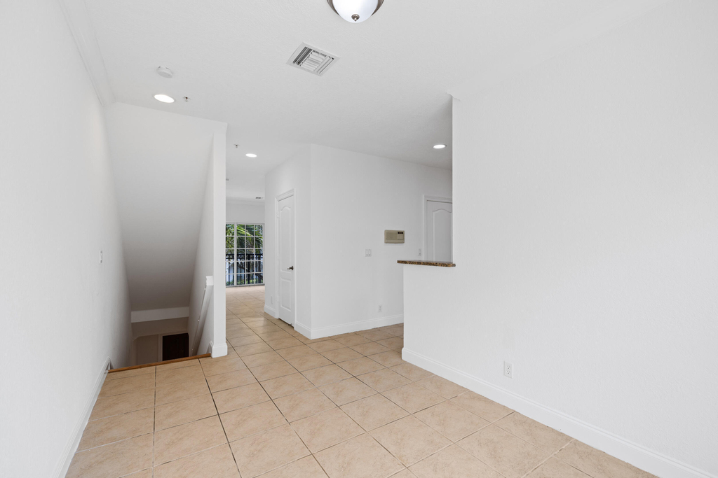 601 S Federal Highway - Photo 9