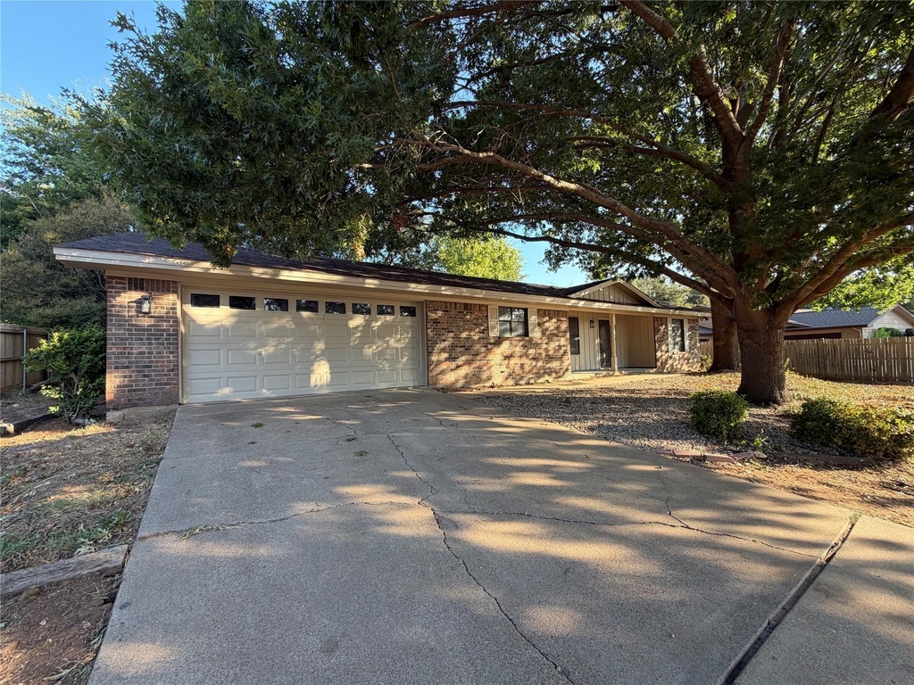 6203 Circo Drive - Photo 0