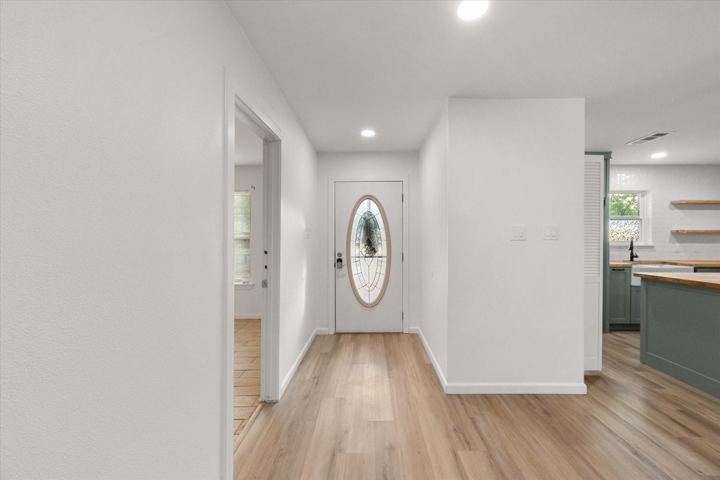 3514 Kings Circle - Photo 4