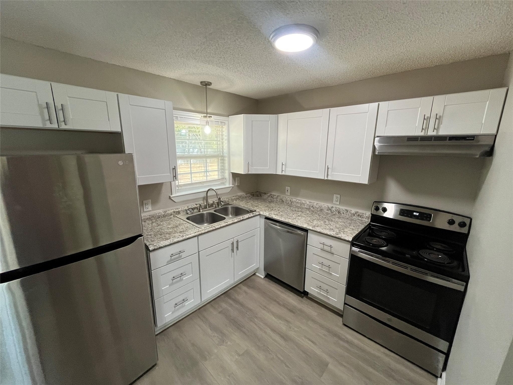 9415 Musgrave Drive - Photo 6