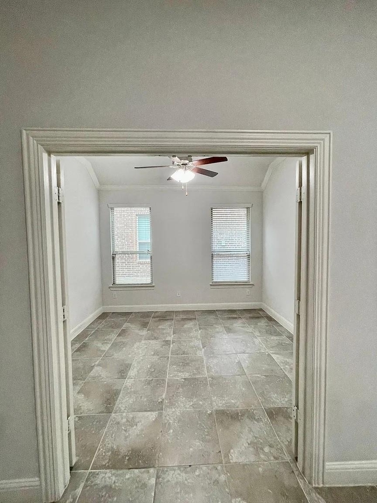 10705 Galveston Place - Photo 13