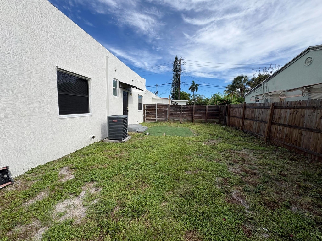 445 Maddock Street - Photo 1