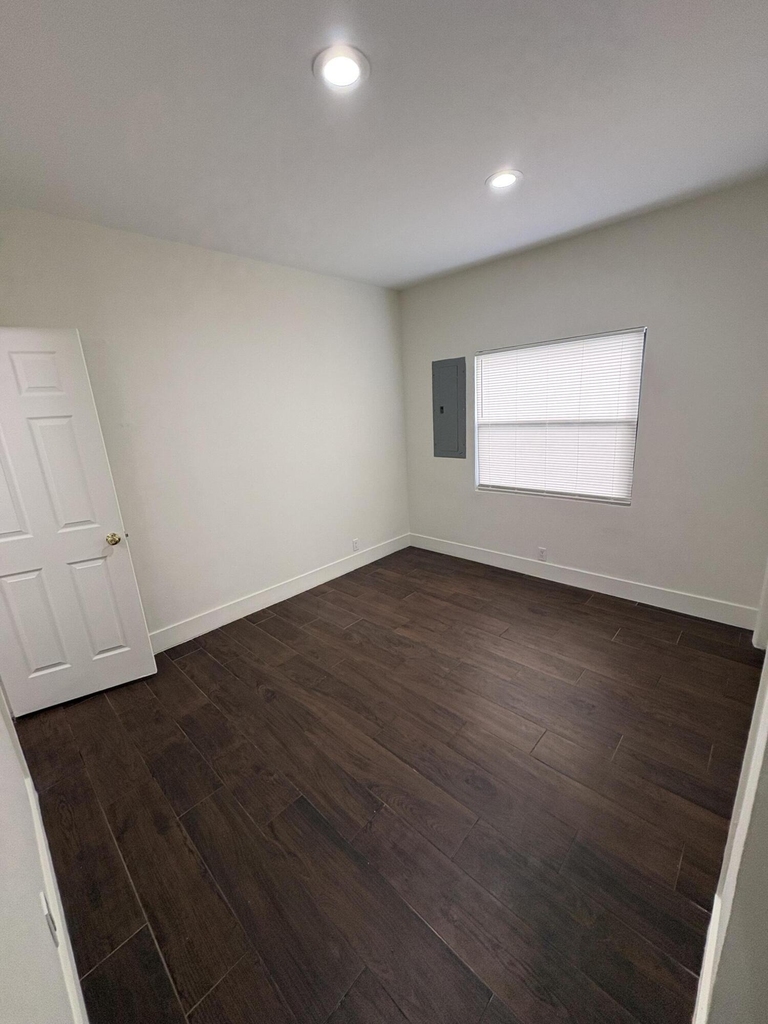 445 Maddock Street - Photo 3