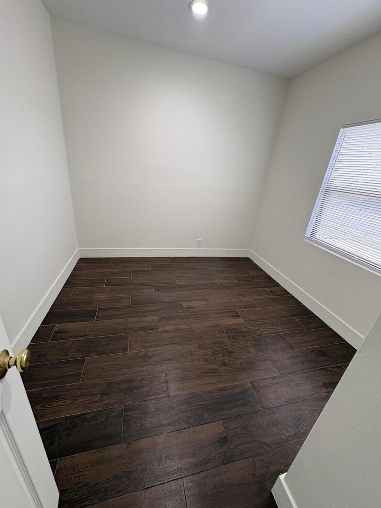 445 Maddock Street - Photo 4