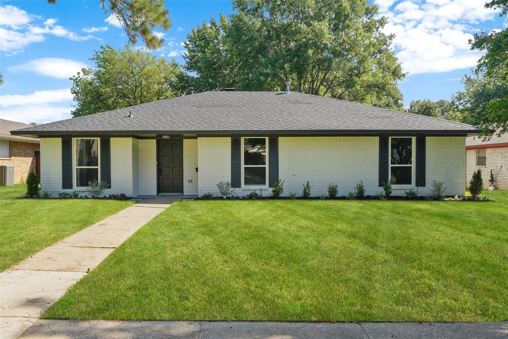 1441 Evergreen Drive - Photo 0