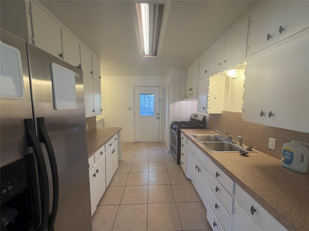 701 Largent - Photo 6