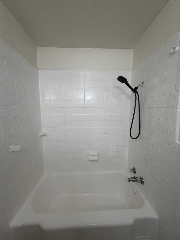 701 Largent - Photo 11