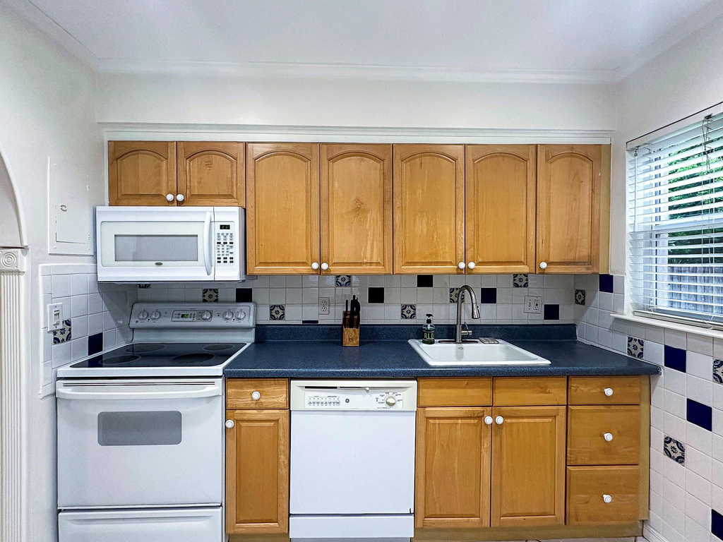 1613 Nw 4th Avenue - Photo 10