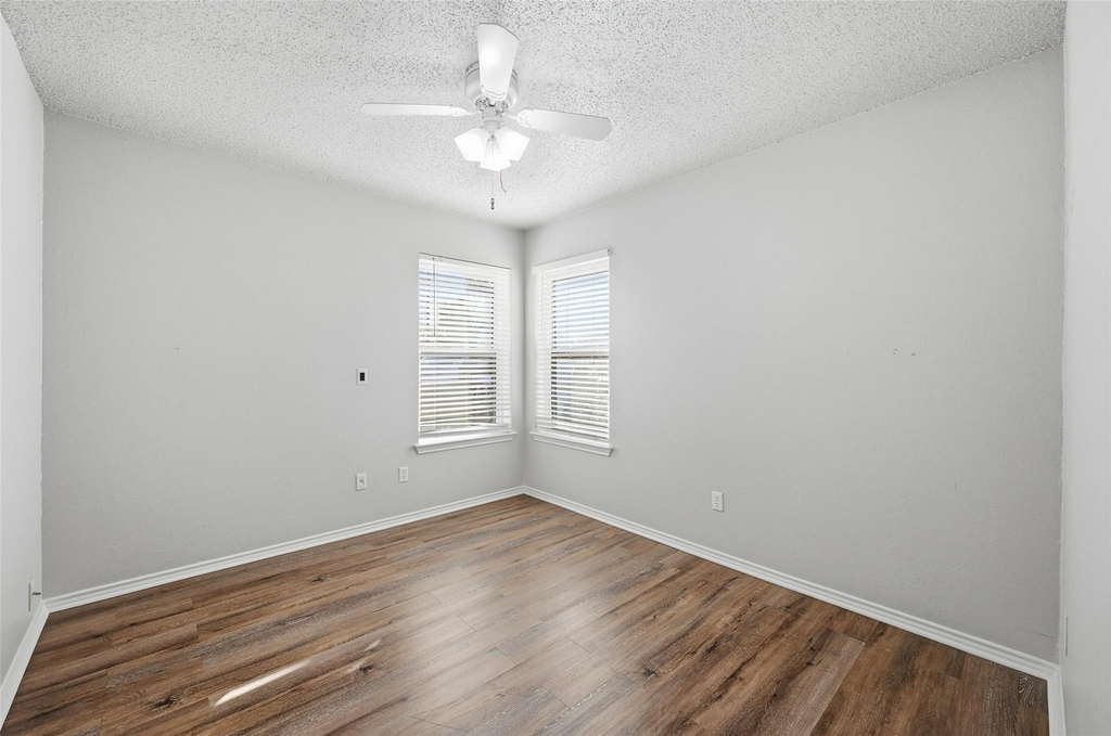 6421 Fairview Drive - Photo 10
