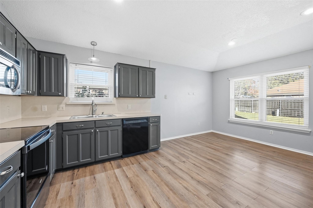 6421 Fairview Drive - Photo 6