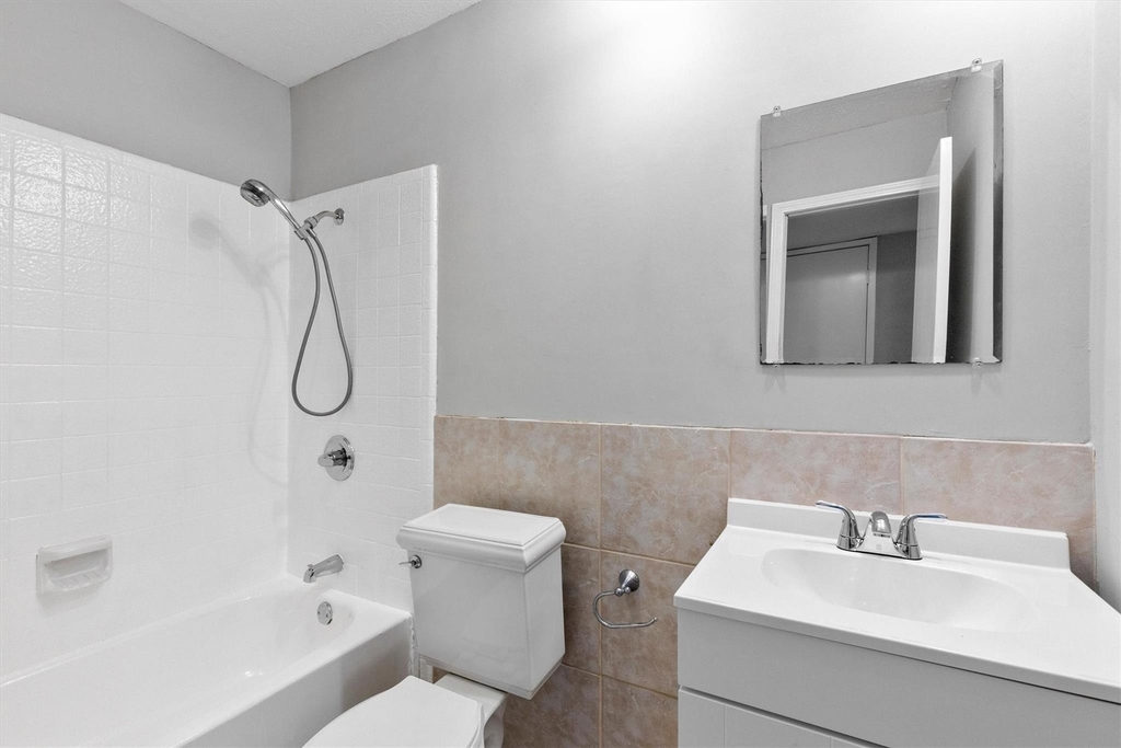 1129 Lombardy Drive - Photo 11