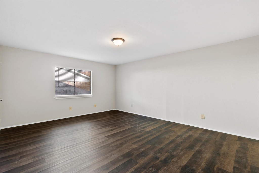 1129 Lombardy Drive - Photo 12