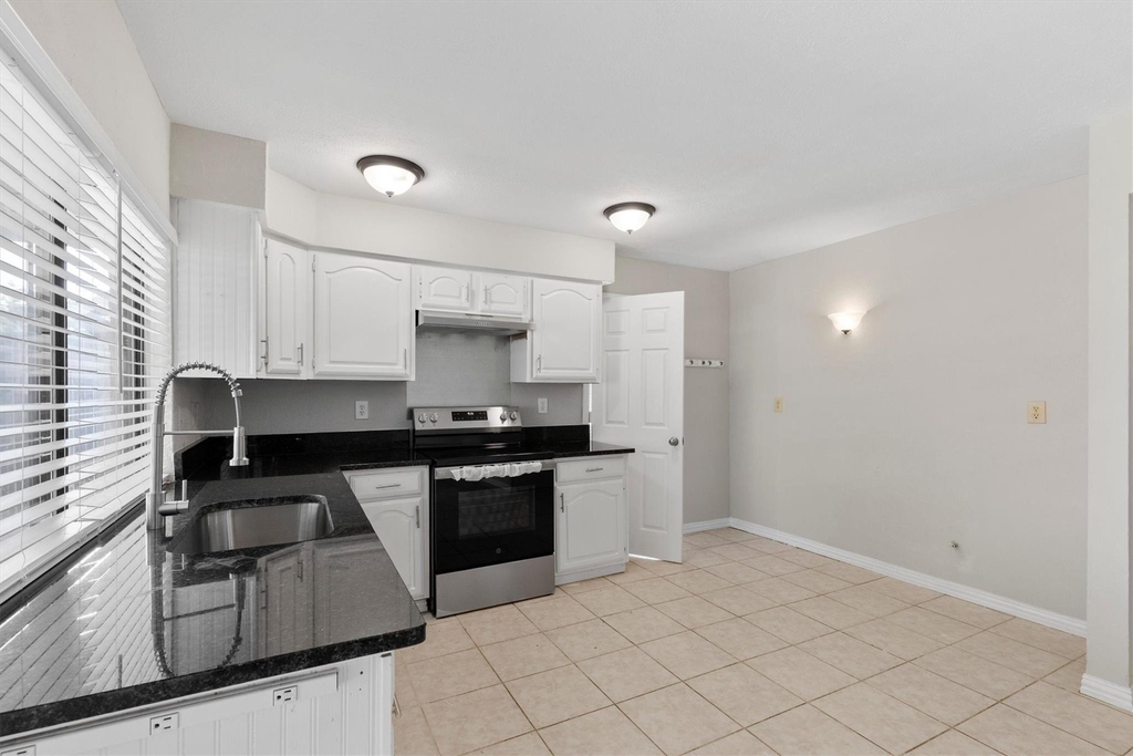 1129 Lombardy Drive - Photo 6