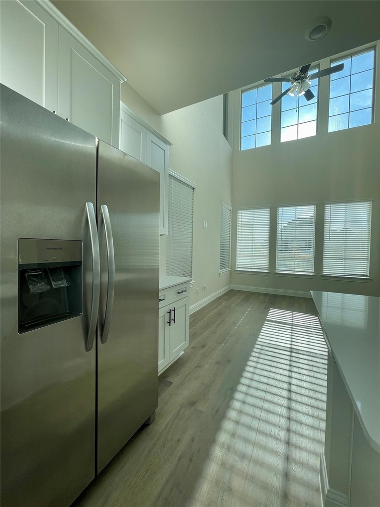8909 Shoppers Lane - Photo 2