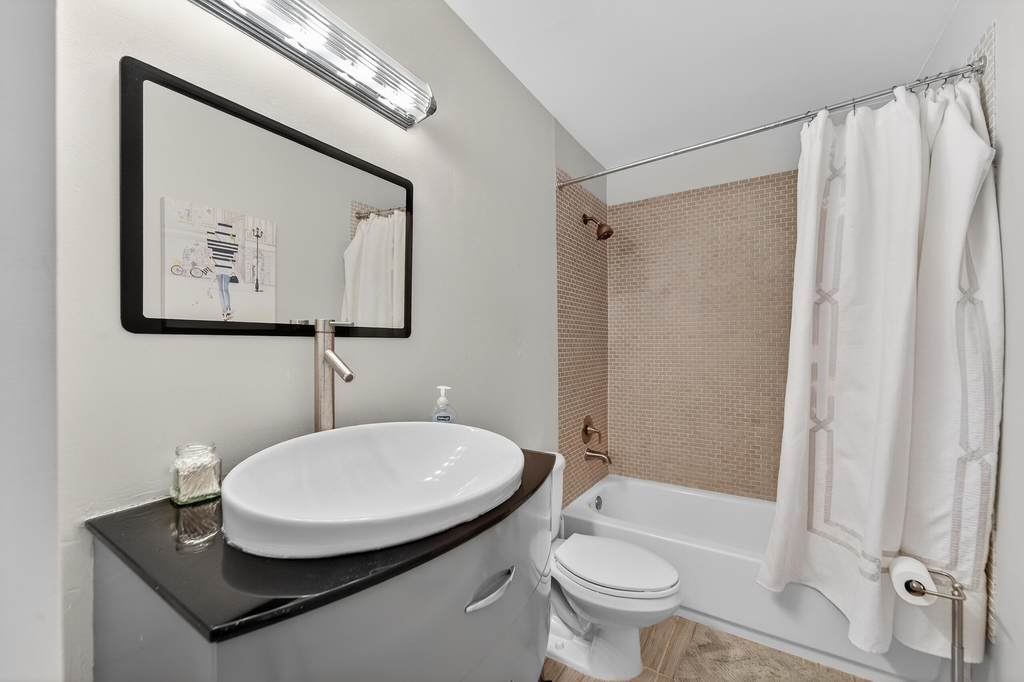 141 E Riverside Drive - Photo 23