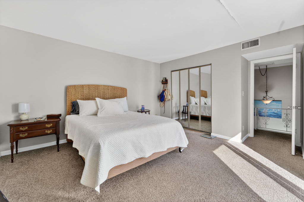 141 E Riverside Drive - Photo 16