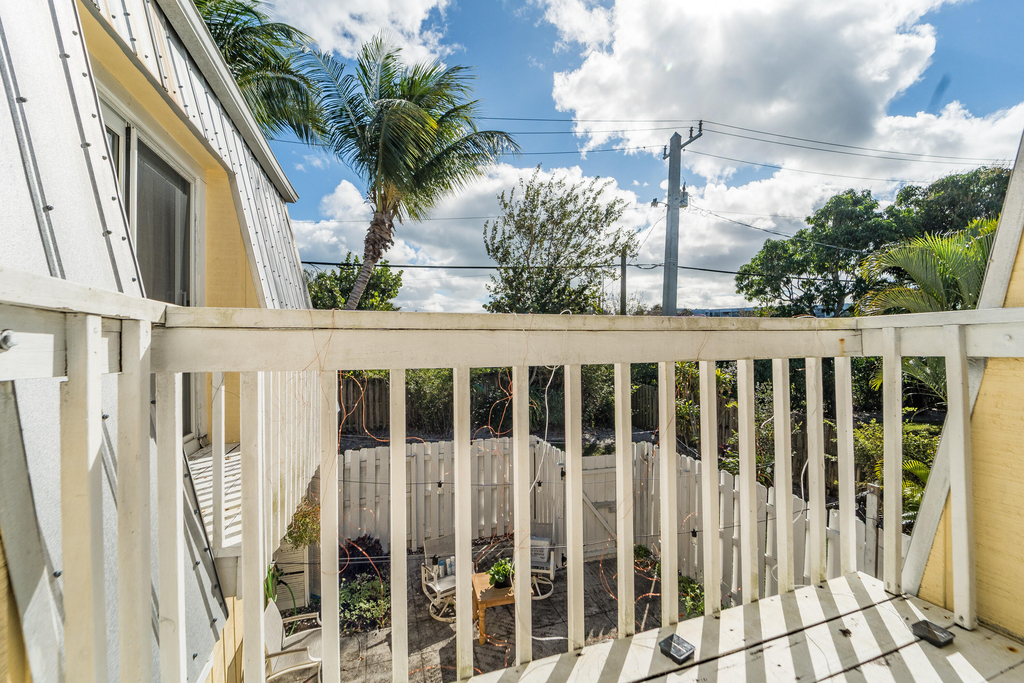 141 E Riverside Drive - Photo 27