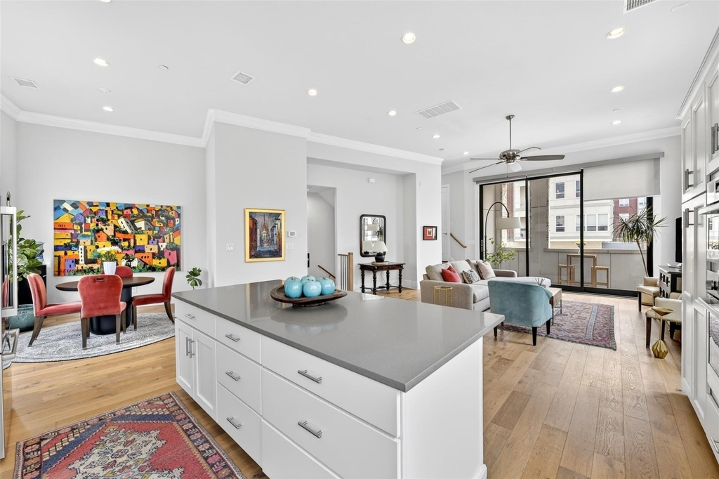 610 Dalton Lane - Photo 5