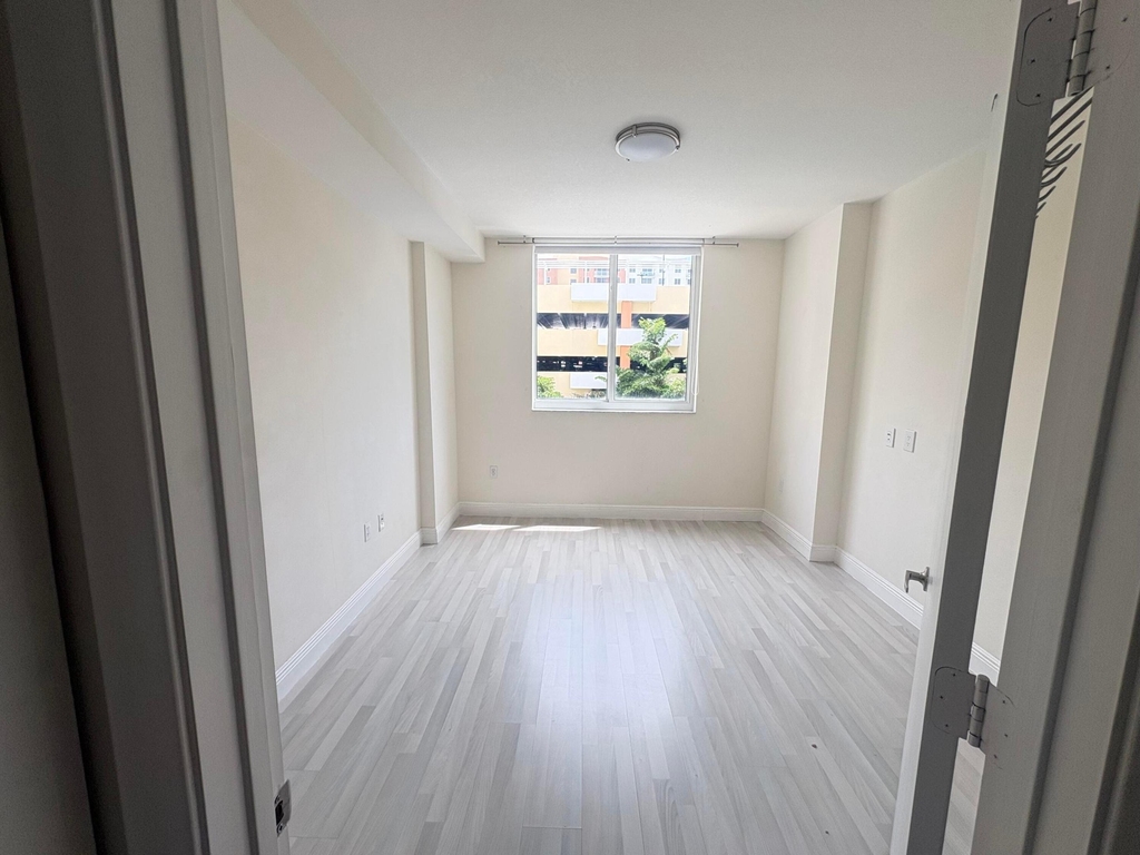 2775 Ne 187th Street - Photo 5