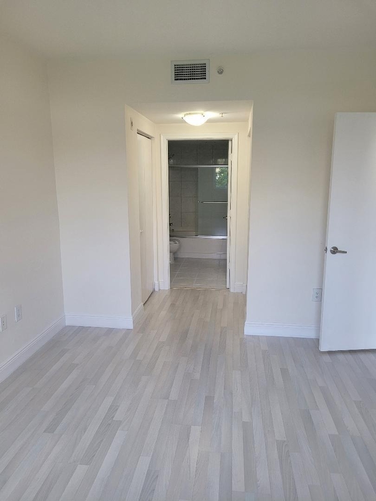 2775 Ne 187th Street - Photo 2