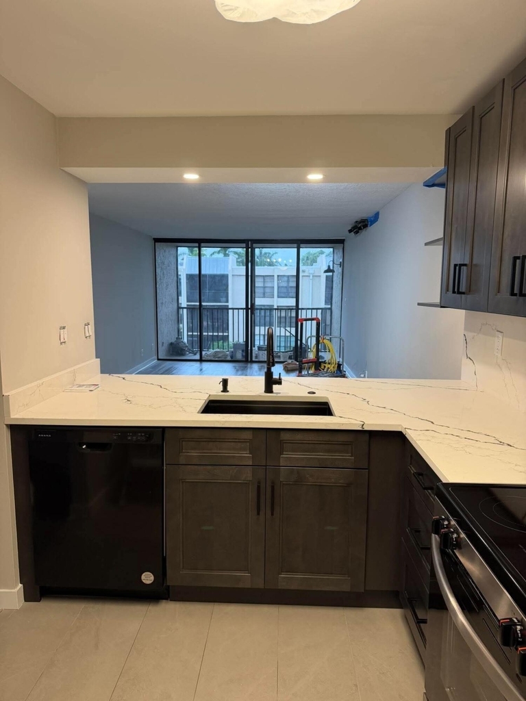 6 Royal Palm Way - Photo 6