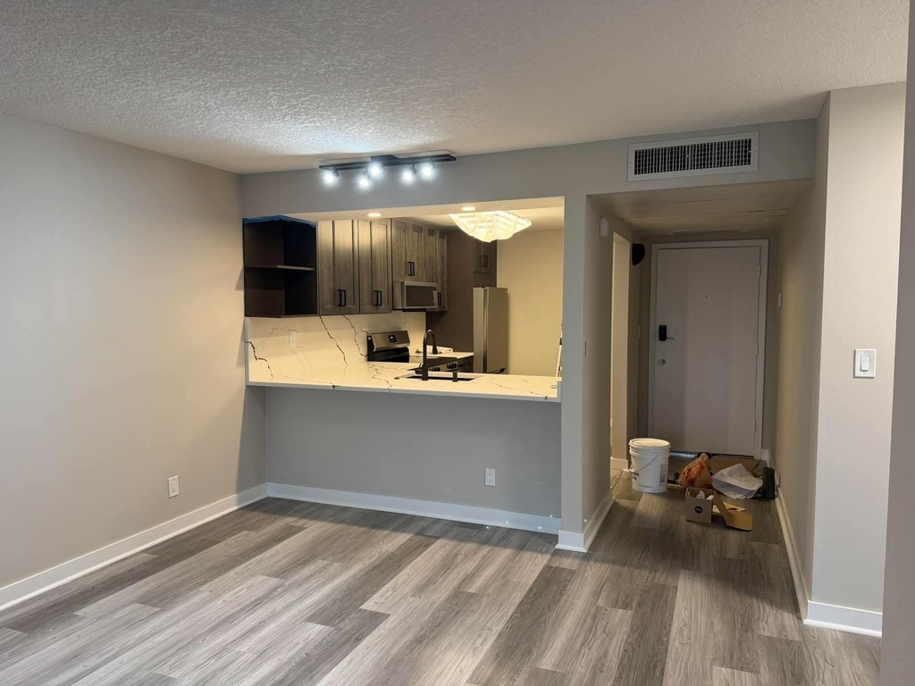 6 Royal Palm Way - Photo 10