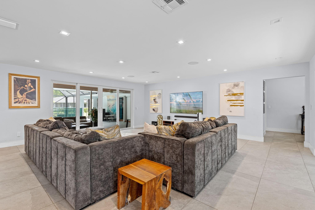 10140 Nw 37th Street - Photo 5