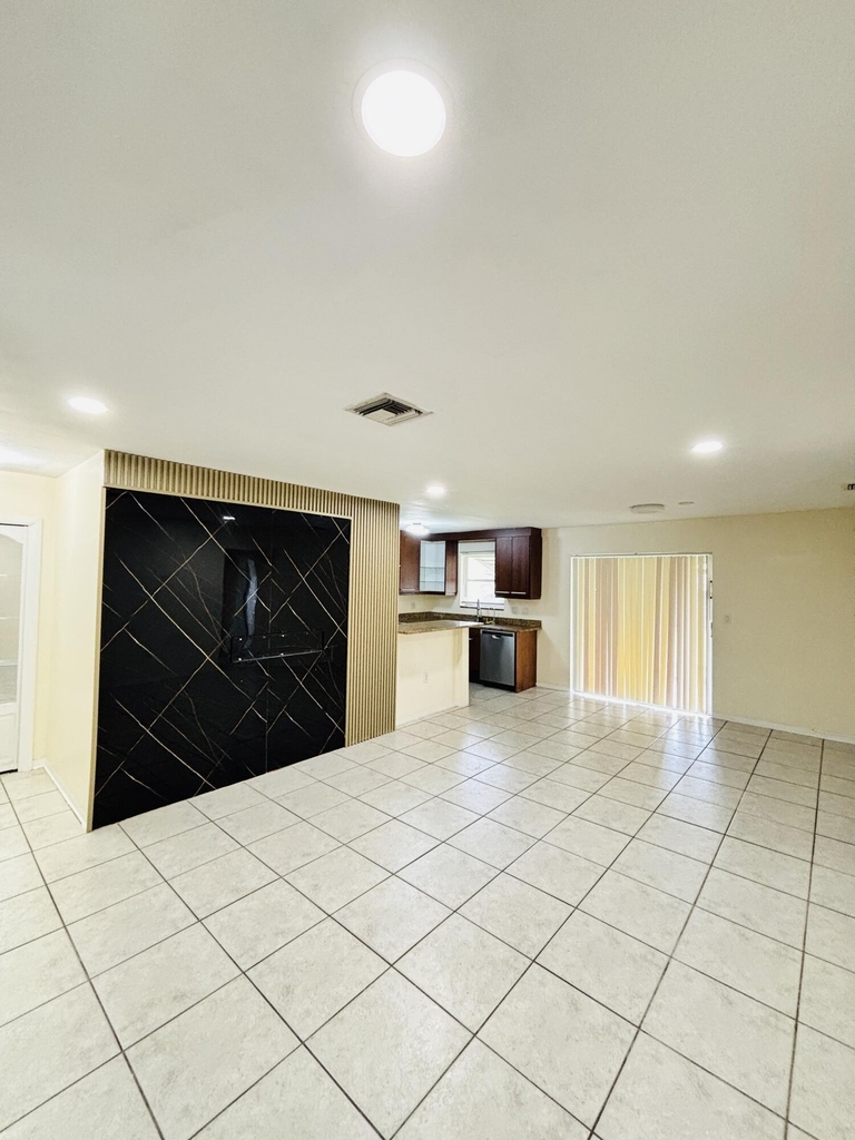 1411 Nw 79th Way - Photo 5