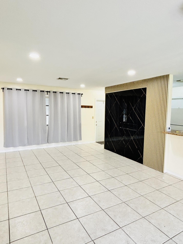 1411 Nw 79th Way - Photo 6