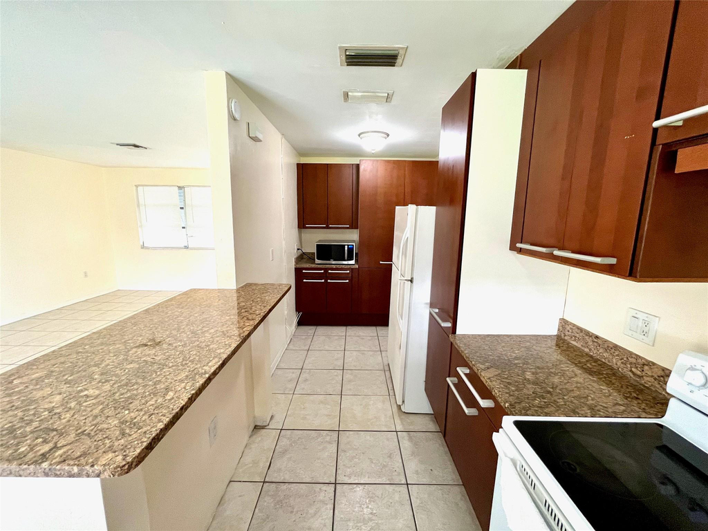 1411 Nw 79th Way - Photo 4