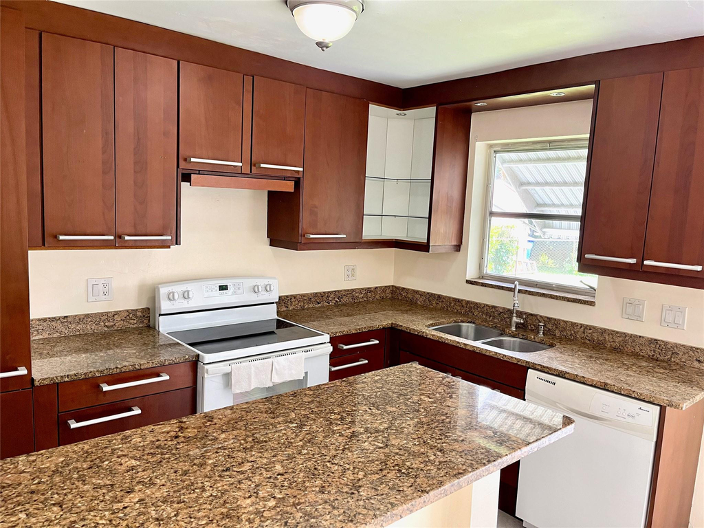 1411 Nw 79th Way - Photo 2