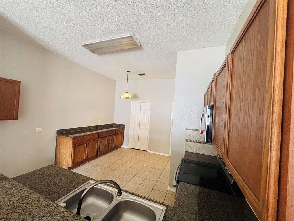 1108 Alexandria Drive - Photo 5