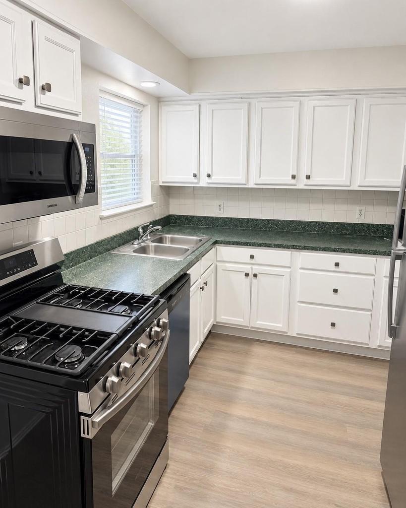 8324 Ellery Drive - Photo 7
